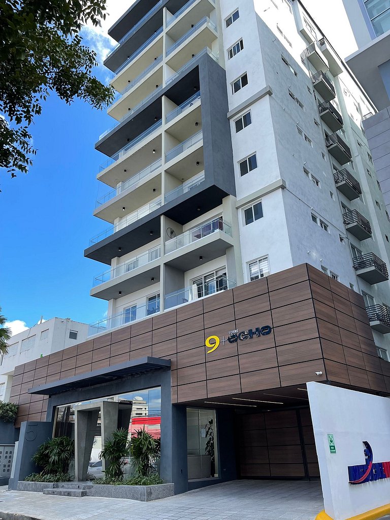 Downtown*Cozy*1br* POOL* 50MB| Yellowkey