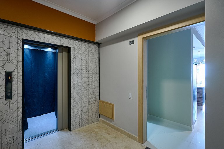 PrivateTerrace-BlueMall-Jacuzzi-AC-YellowKey