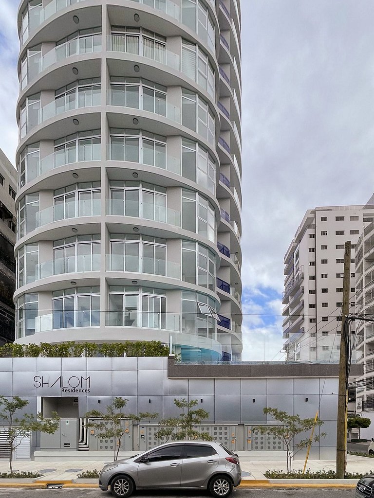 Central Piantini 1BR Near Blue Mall, Pool & Gym | YellowKey
