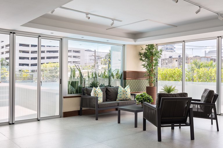 Compact 1BR in Piantini with Pool Access | YK