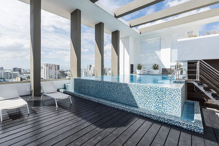 RooftopPool-WiFi-1BR-YellowKey