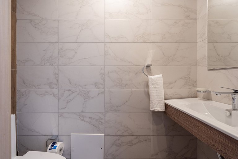 Stunning W/ KingBed In Regatta Living By YellowKey