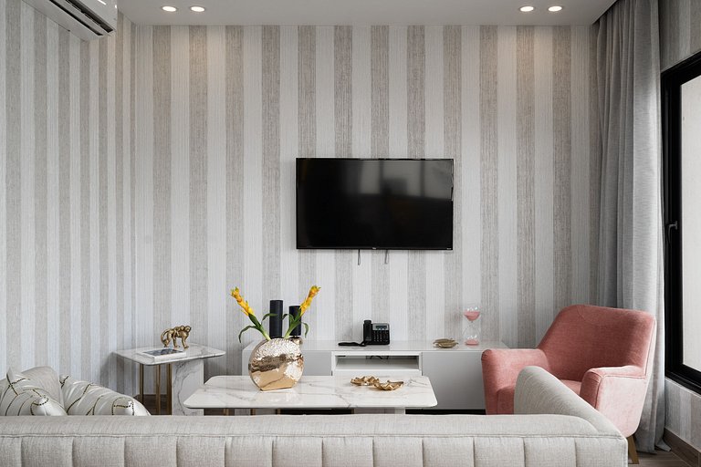 Stunning W/ KingBed In Regatta Living By YellowKey