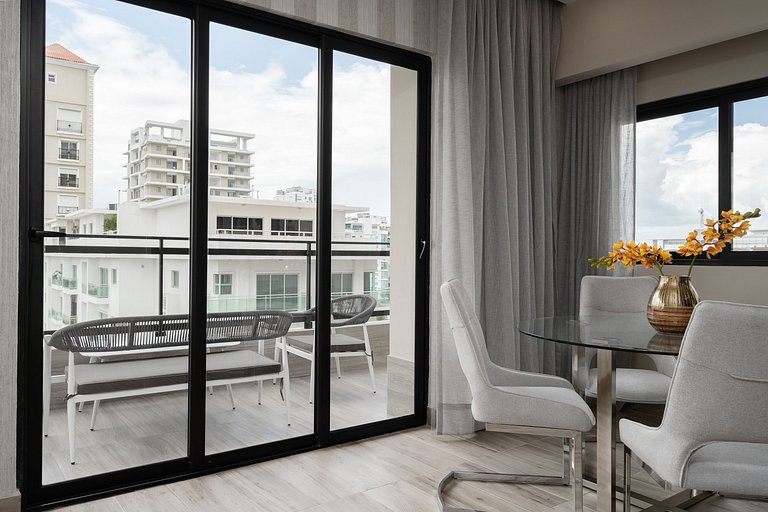 Stunning W/ KingBed In Regatta Living By YellowKey