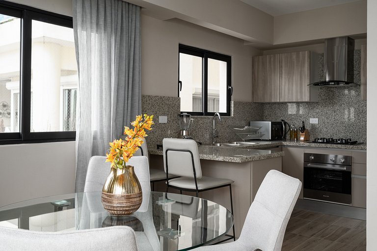 Stunning W/ KingBed In Regatta Living By YellowKey