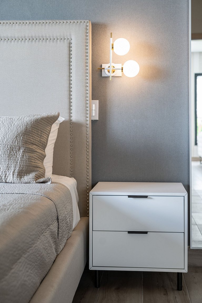 Stunning W/ KingBed In Regatta Living By YellowKey