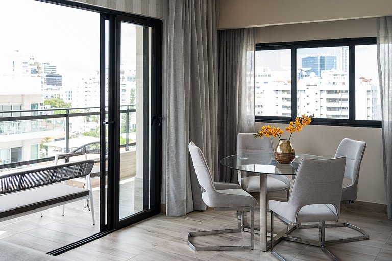 Stunning W/ KingBed In Regatta Living By YellowKey
