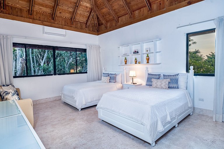 Luxurious villa in casa de campo