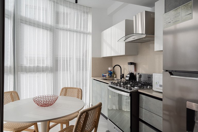 1BR Piantini King Suite Near Blue Mall, Pool & Sauna | Yello