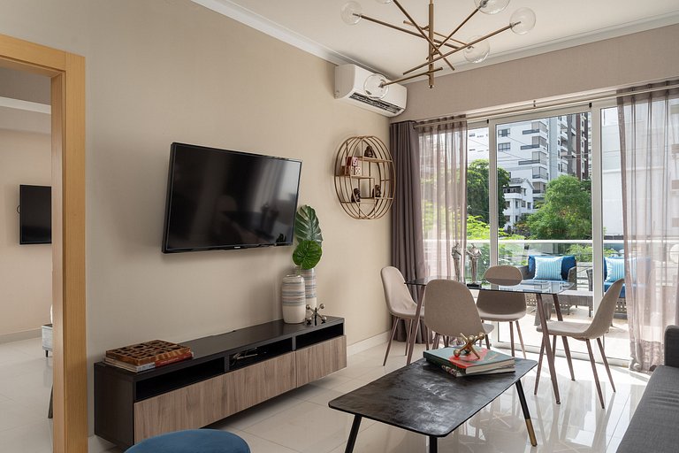 PrivateTerrace-BlueMall-Jacuzzi-AC-YellowKey