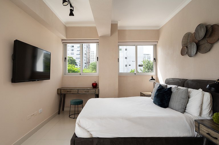 PrivateTerrace-BlueMall-Jacuzzi-AC-YellowKey
