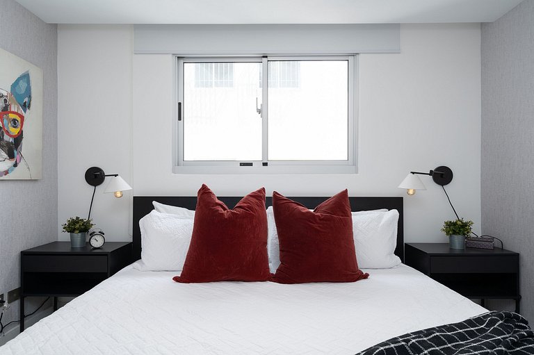 Piantini 1BR Gem Near Blue Mall, Rooftop Pool & Balcony | YK