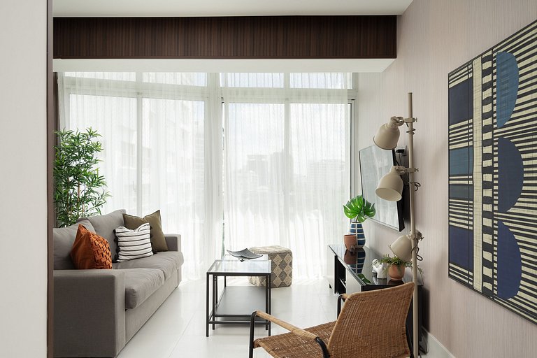 Piantini 1BR Gem Near Blue Mall, Rooftop Pool & Balcony | YK