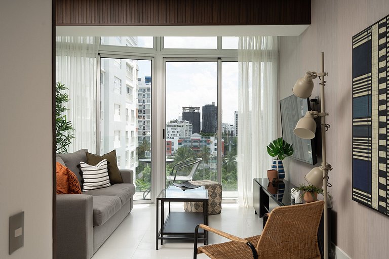 Piantini 1BR Gem Near Blue Mall, Rooftop Pool & Balcony | YK