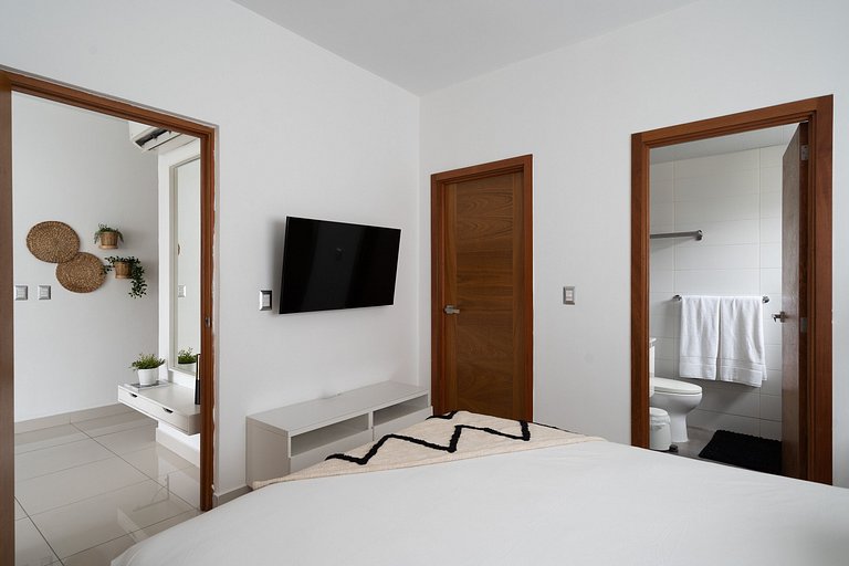 Stylish 1BR · View · WiFi · Gym · YellowKey