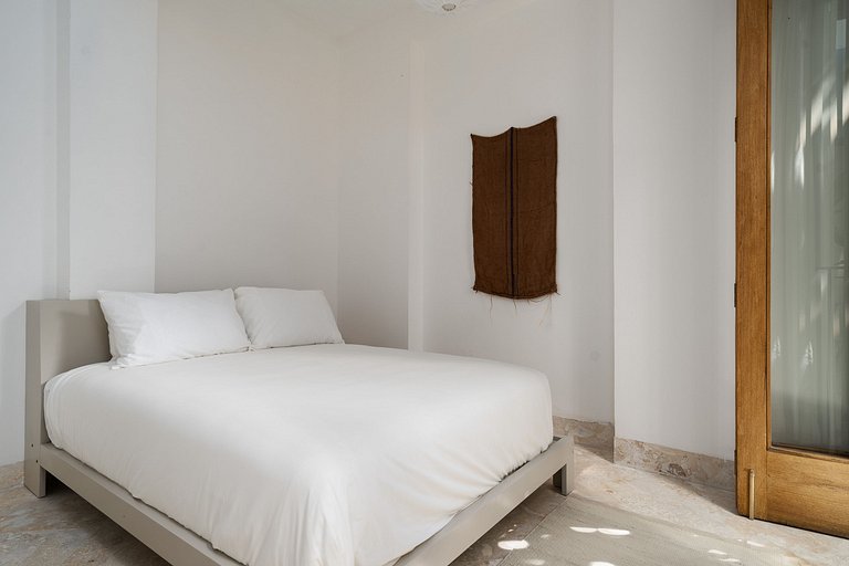 Boho Chic Oasis: 2BR + Family Room in Zona Colonial