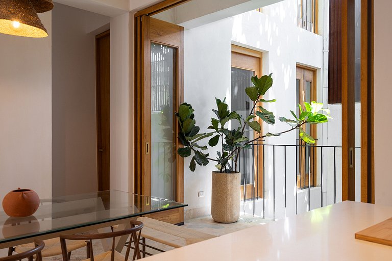 Boho Chic Oasis: 2BR + Family Room in Zona Colonial