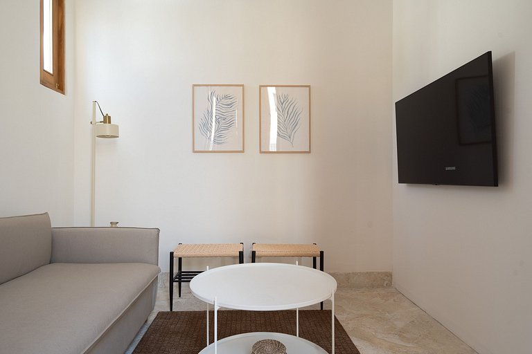 Boho Chic Oasis: 2BR + Family Room in Zona Colonial