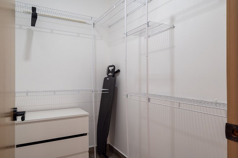Amazing Apt W/ Pool In Regatta Living By YellowKey