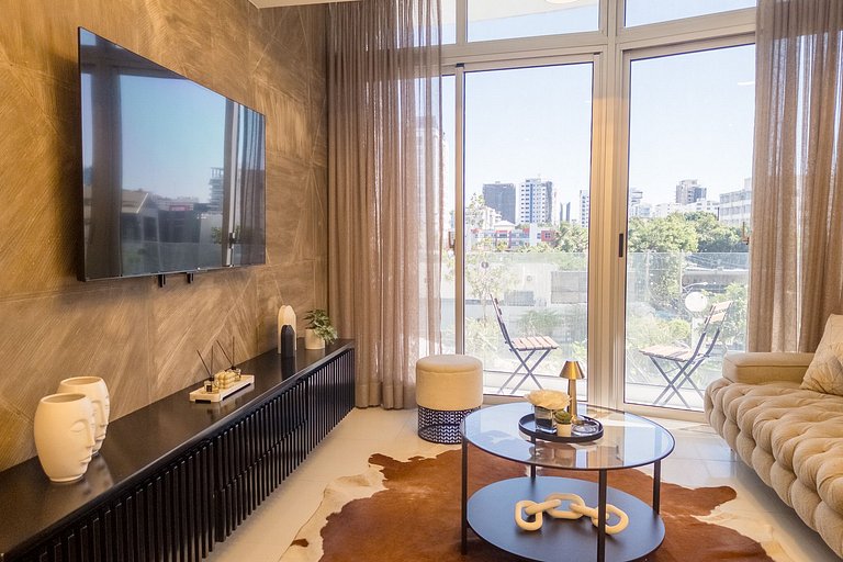 Central Piantini 1BR Near Blue Mall, Pool & Gym | YellowKey