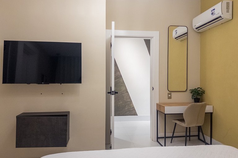 Central Piantini 1BR Near Blue Mall, Pool & Gym | YellowKey