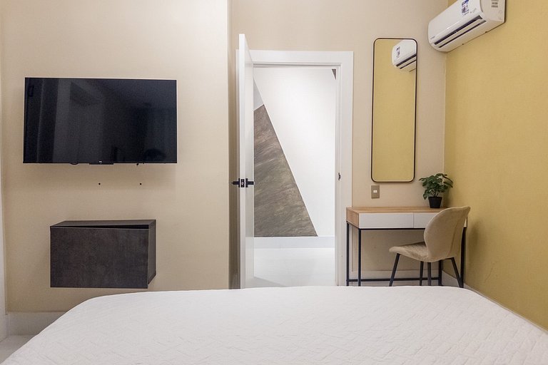 Central Piantini 1BR Near Blue Mall, Pool & Gym | YellowKey