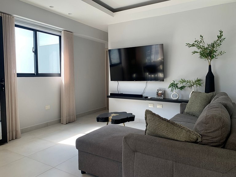 Serenity In City Center W/ Pool & Gym By YellowKey
