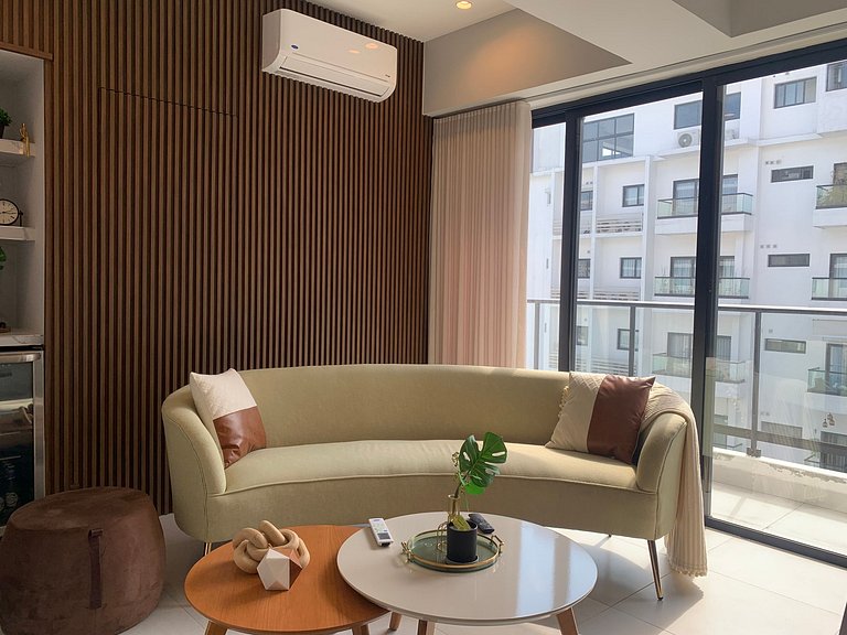 Serenity In City Center W/ Pool & Gym By YellowKey