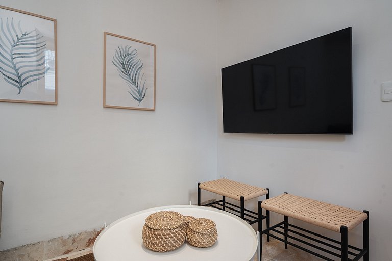 Chic Oasis: 2BR + Family Room Private Pool In Zona Colonial