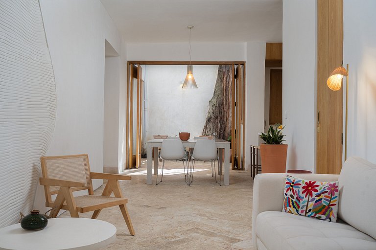 Chic Oasis: 2BR + Family Room Private Pool In Zona Colonial