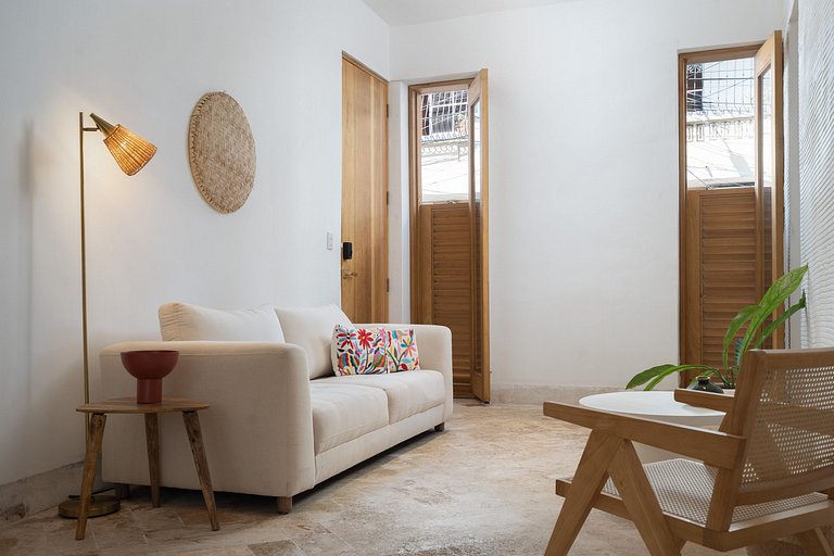 Chic Oasis: 2BR + Family Room Private Pool In Zona Colonial