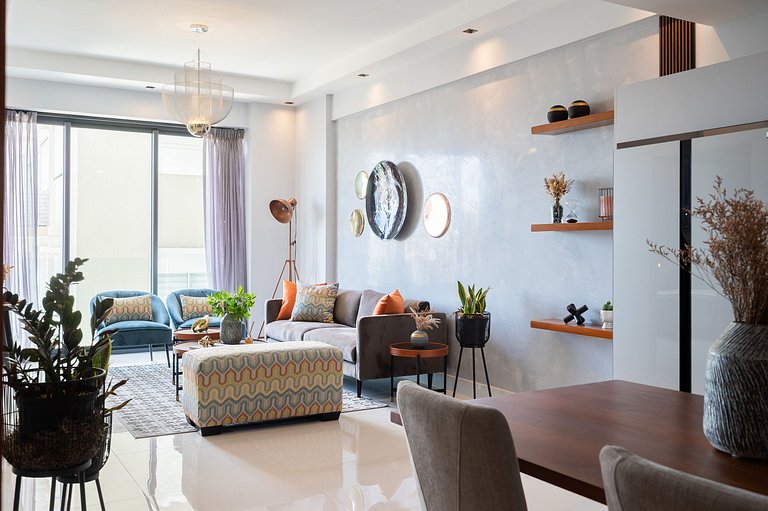 Newest&MostLuxurious-w/Pool-WiFi-Gym-A/C-YellowKey