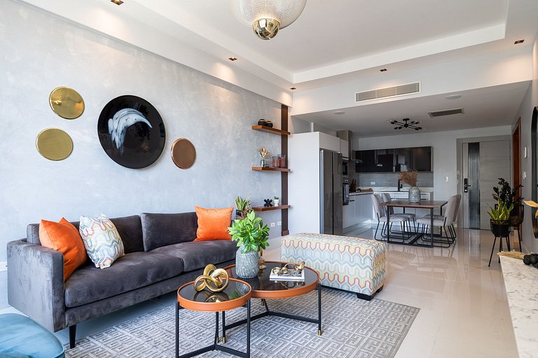 Newest&MostLuxurious-w/Pool-WiFi-Gym-A/C-YellowKey