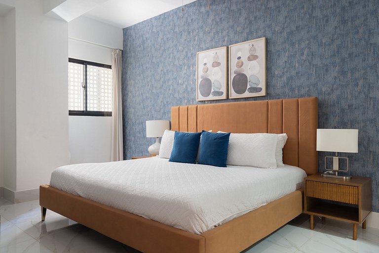 LuxuryCityCenterApart-Pool-Gym-WiFi-A/C-YellowKey*