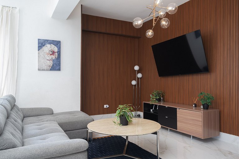 LuxuryCityCenterApart-Pool-Gym-WiFi-A/C-YellowKey*