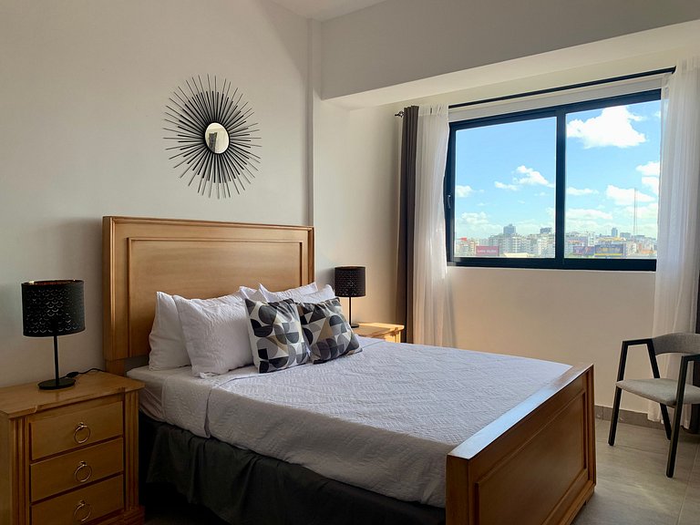 Modern And Safe In City Center W/Pool By YellowKey