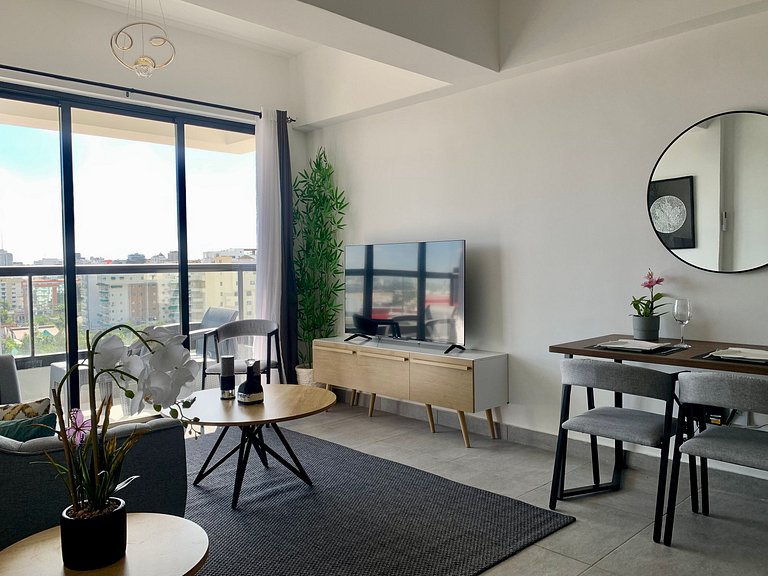Modern And Safe In City Center W/Pool By YellowKey