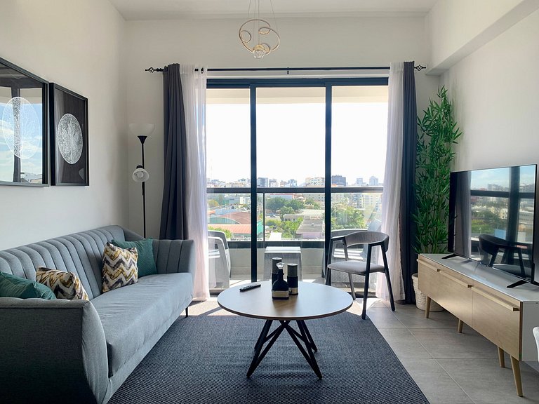 Modern And Safe In City Center W/Pool By YellowKey