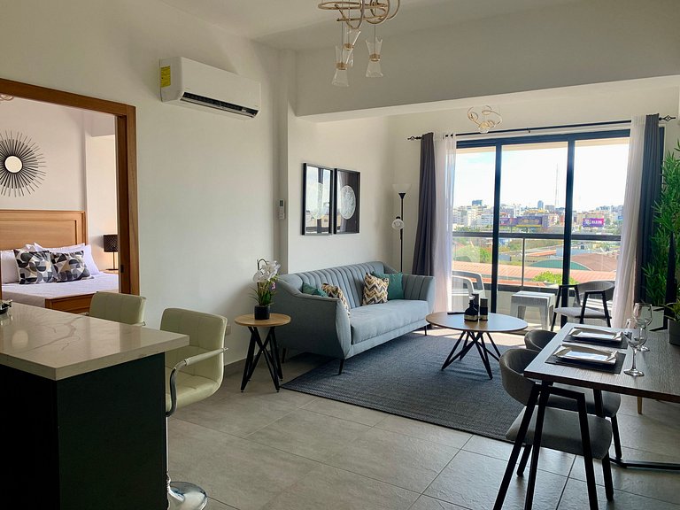 Modern And Safe In City Center W/Pool By YellowKey