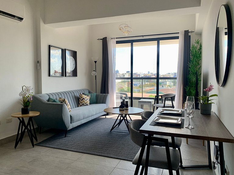 Modern And Safe In City Center W/Pool By YellowKey
