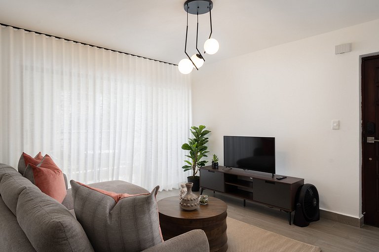 Modern 2BR ·Gazcue · 5min to Monuments · YellowKey