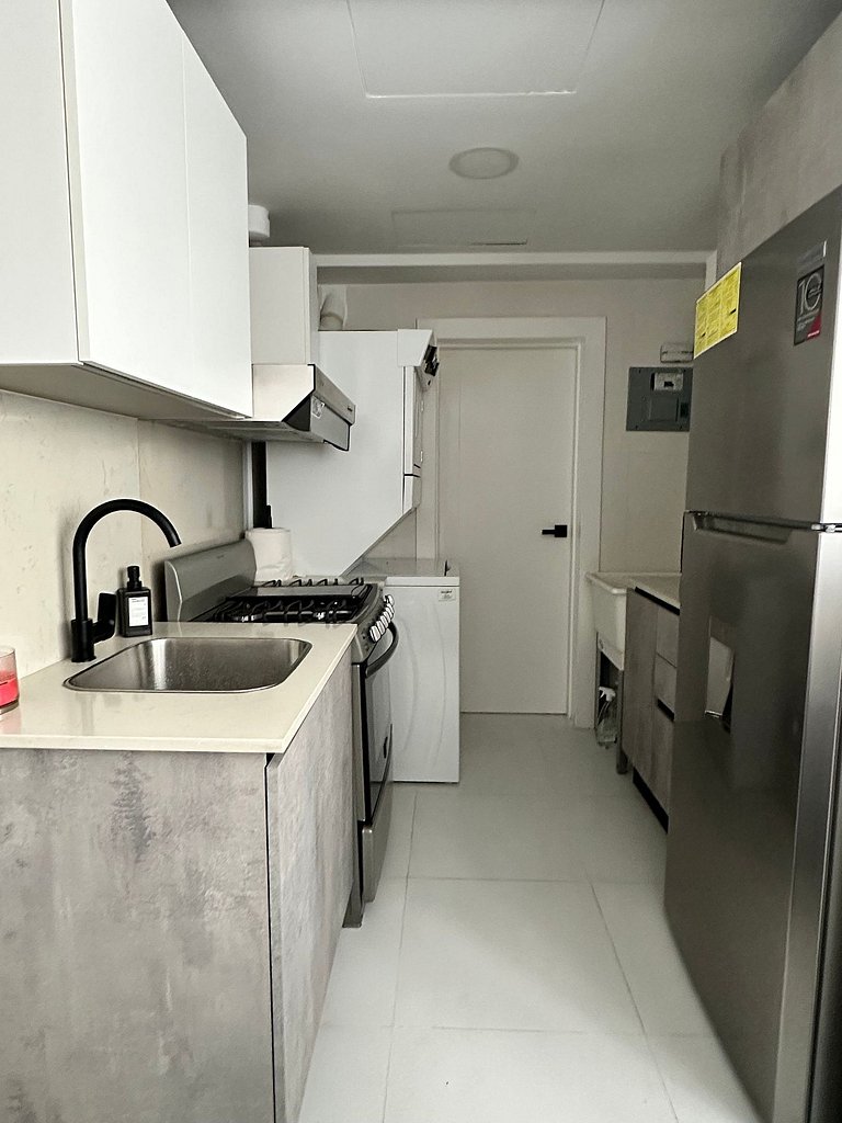 Compact 1BR in Piantini with Pool Access | YK