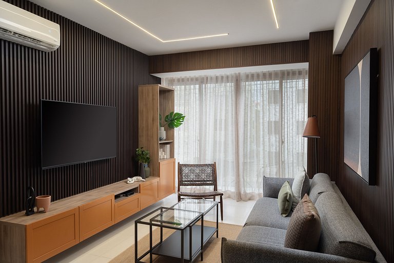 Modern 1BR Piantini Oasis Near Blue Mall, Pool & Gym | Yello