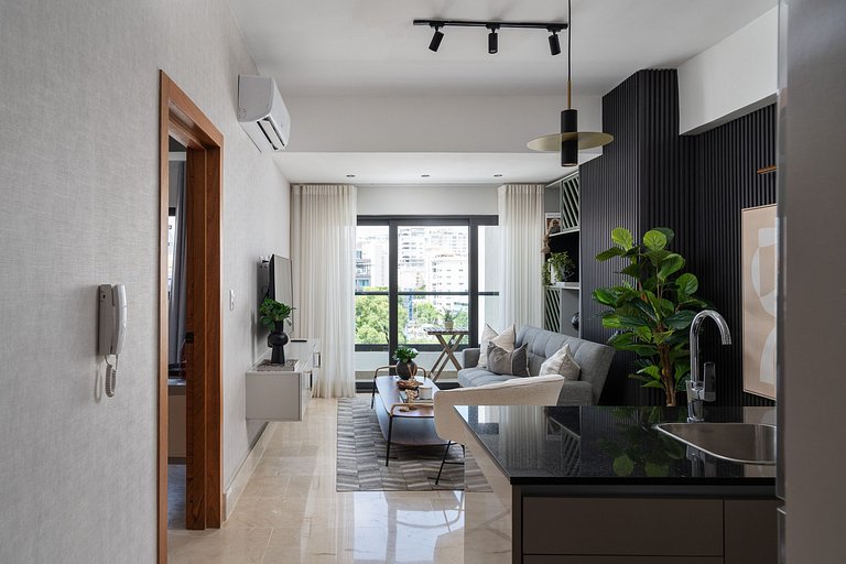 Cozy Retreat w/Rooftop, Pool, CityCenter YellowKey