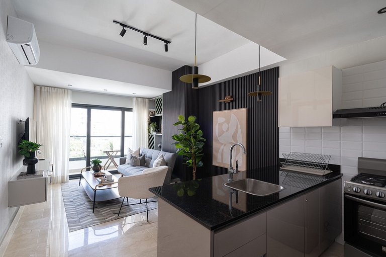 Cozy Retreat w/Rooftop, Pool, CityCenter YellowKey