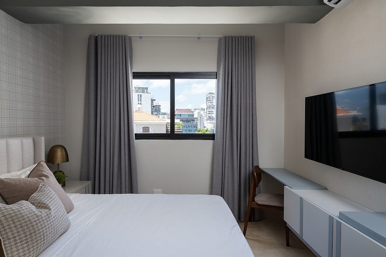 Cozy Retreat w/Rooftop, Pool, CityCenter YellowKey