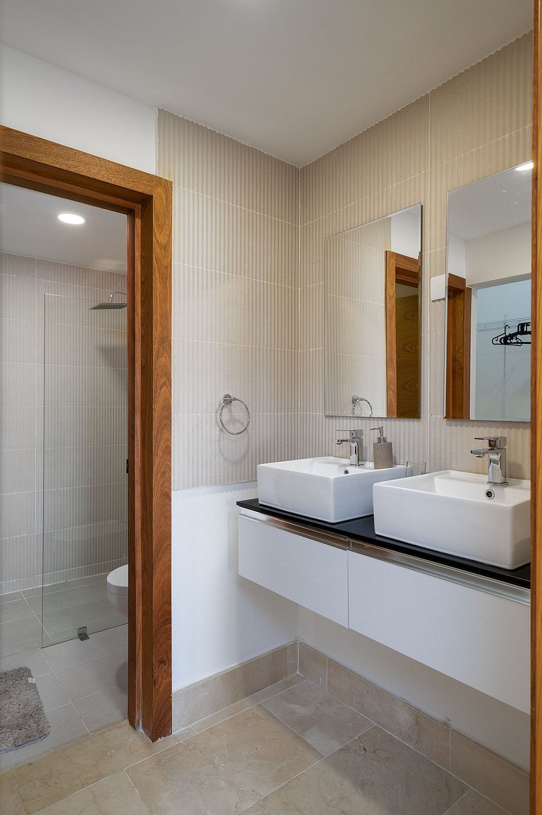 Cozy Retreat w/Rooftop, Pool, CityCenter YellowKey
