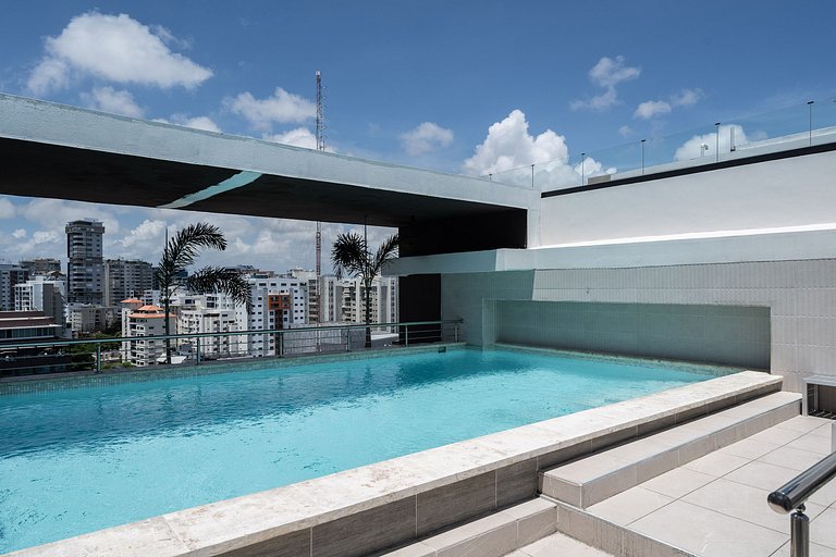Cozy Retreat w/Rooftop, Pool, CityCenter YellowKey