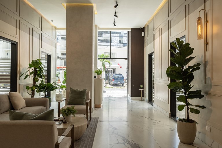 Cozy Retreat w/Rooftop, Pool, CityCenter YellowKey