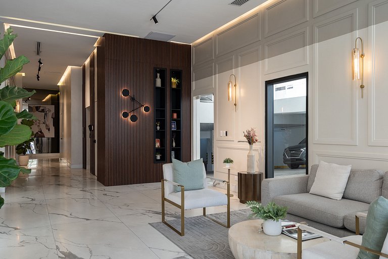Cozy Retreat w/Rooftop, Pool, CityCenter YellowKey